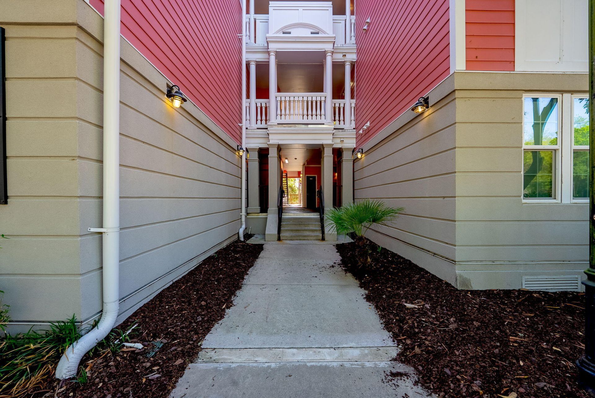 2021 Telfair Way Photo 6