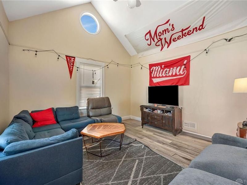 310 W Sycamore Street, Oxford, OH 45056 Photo 4