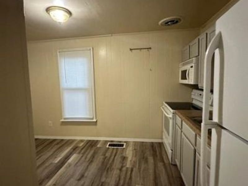 310 W Sycamore Street, Oxford, OH 45056 Photo 8