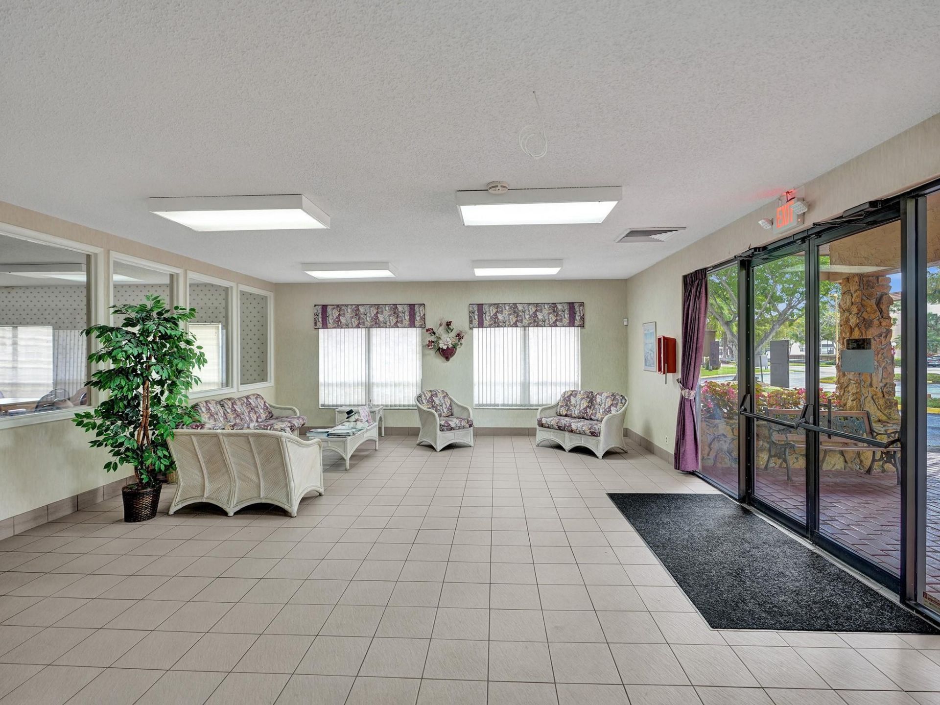 6080 N Sabal Palm Boulevard, Unit 305, Tamarac, FL 33319 Photo