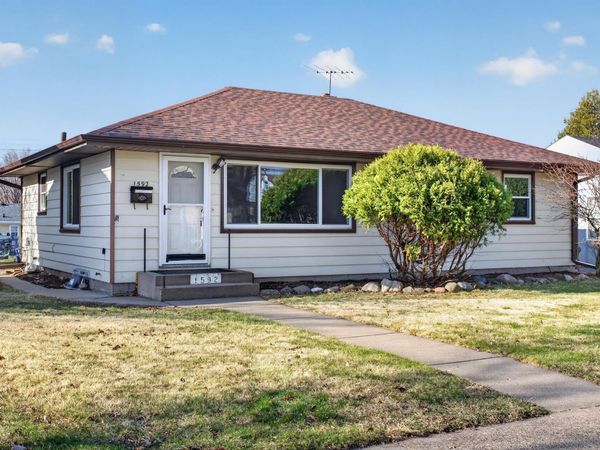 1592 Hoyt Avenue E, Saint Paul, MN 55106