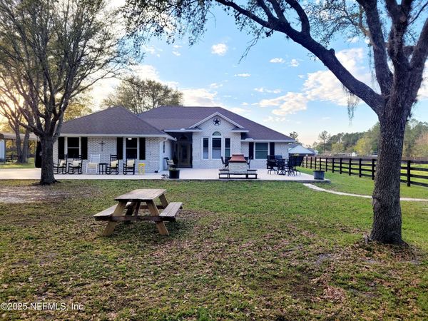 906 COUNTY ROAD 217, Jacksonville, FL 32234