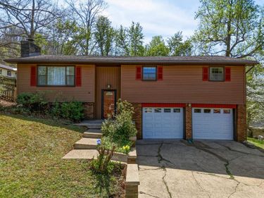 44 May Road, Huntington, WV 25704