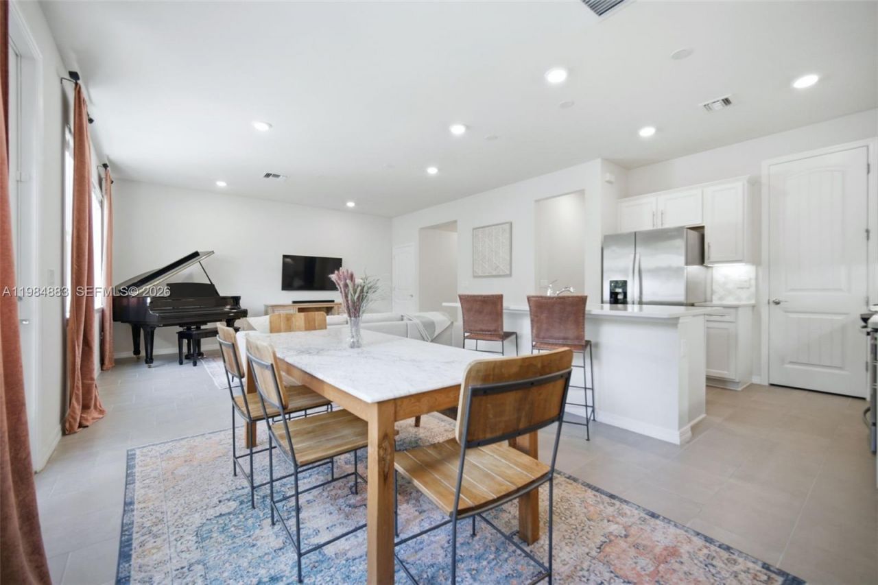 1628 Myrtle Oak Ter, Hollywood, FL 33021 Photo