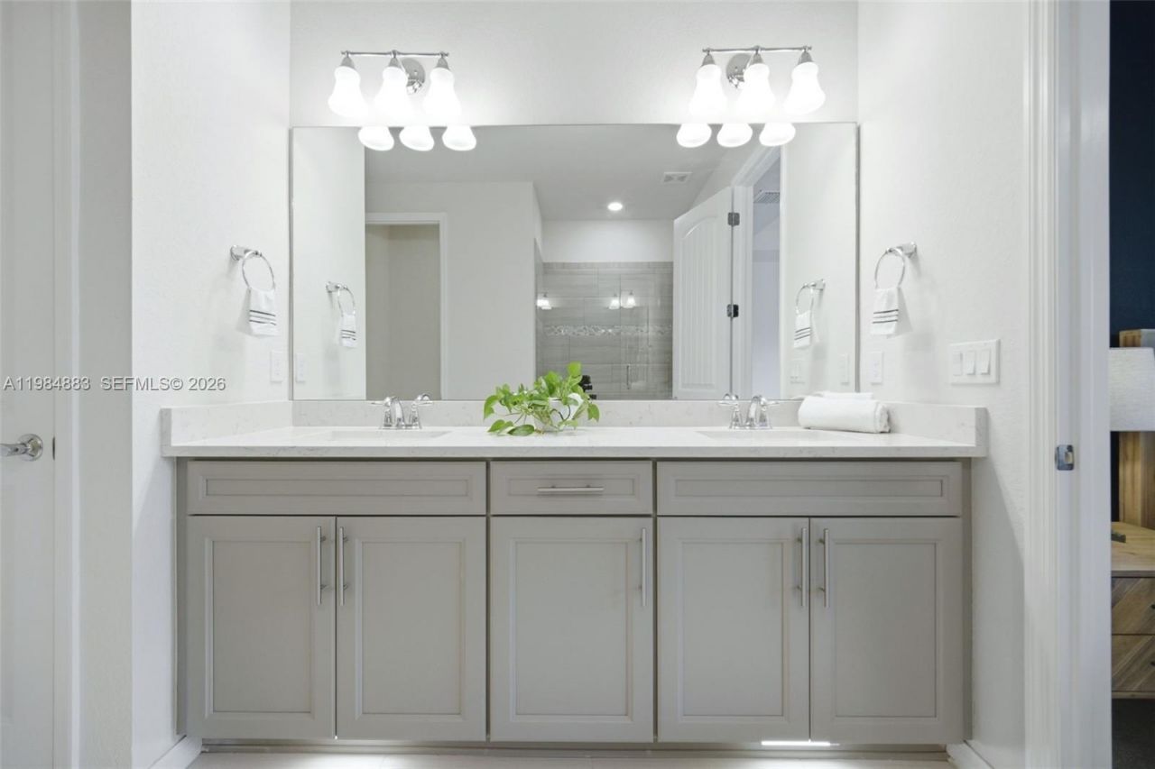 1628 Myrtle Oak Ter, Hollywood, FL 33021 Photo