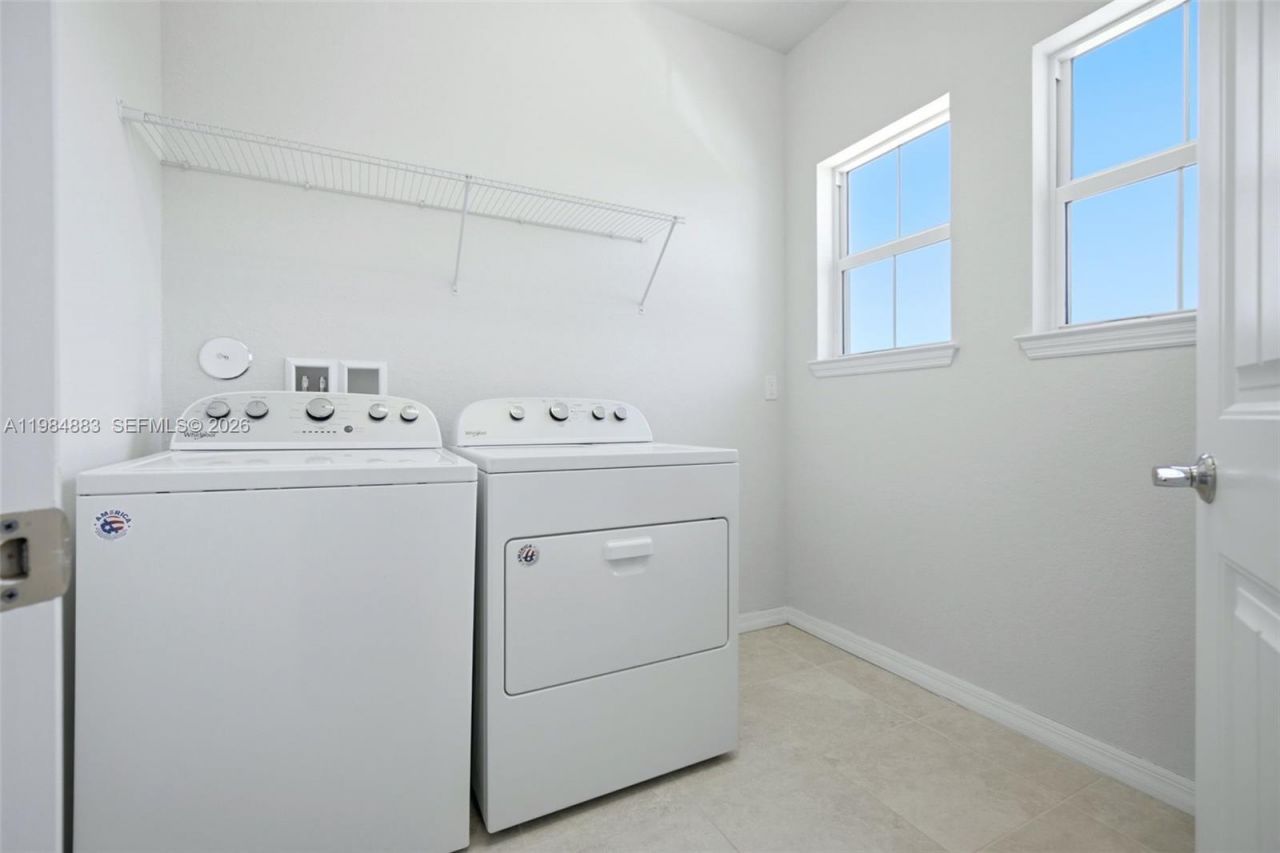 1628 Myrtle Oak Ter, Hollywood, FL 33021 Photo