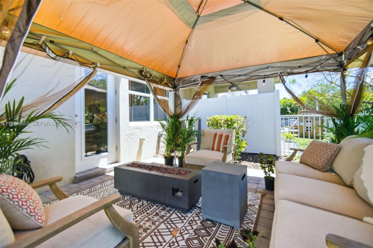 1628 Myrtle Oak Ter, Hollywood, FL 33021 Photo