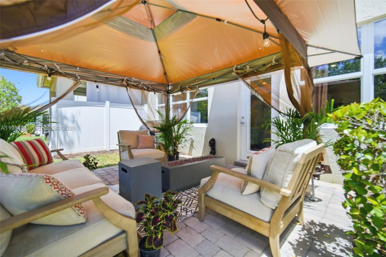 1628 Myrtle Oak Ter, Hollywood, FL 33021 Photo