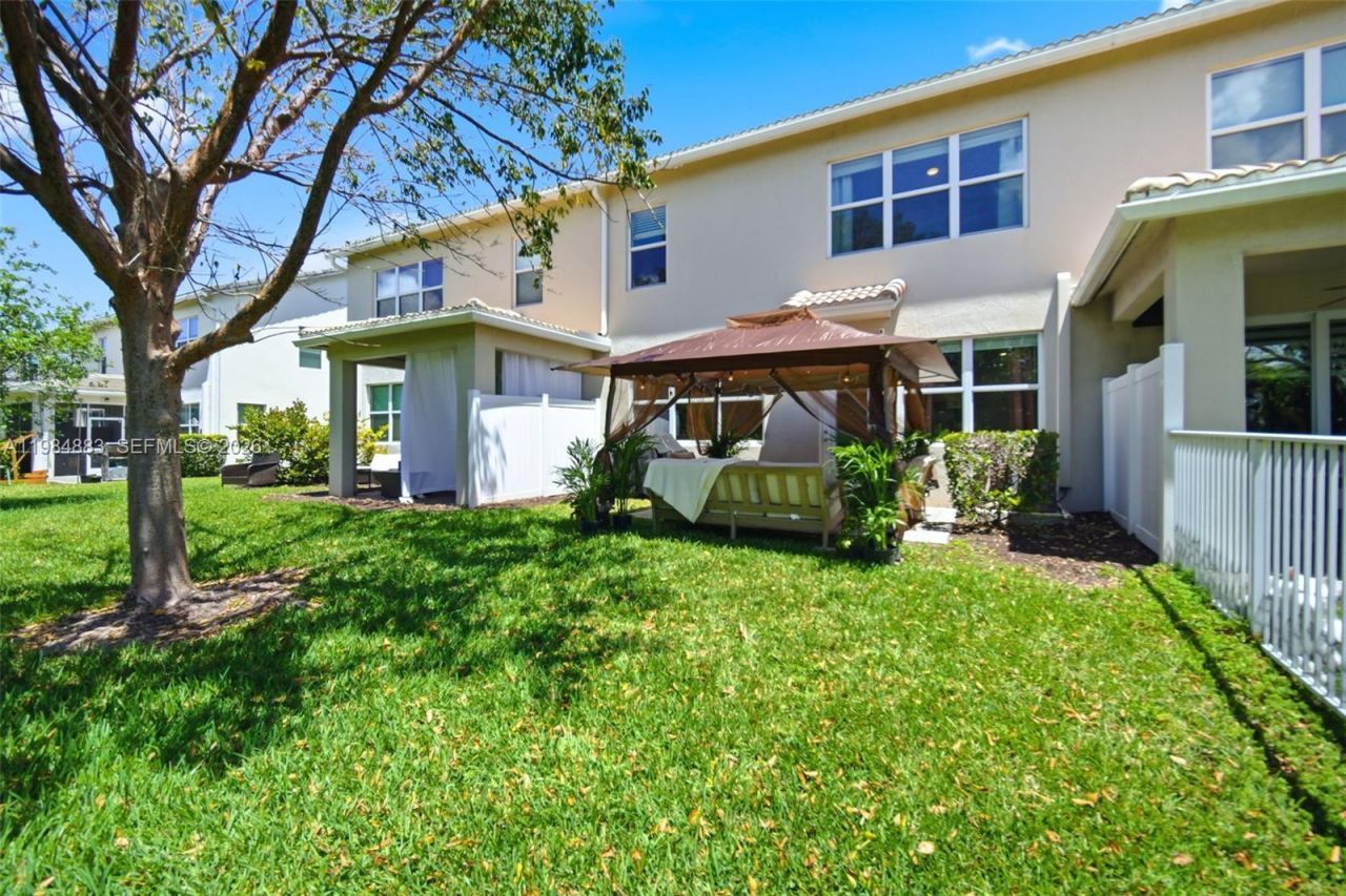 1628 Myrtle Oak Ter, Hollywood, FL 33021 Photo