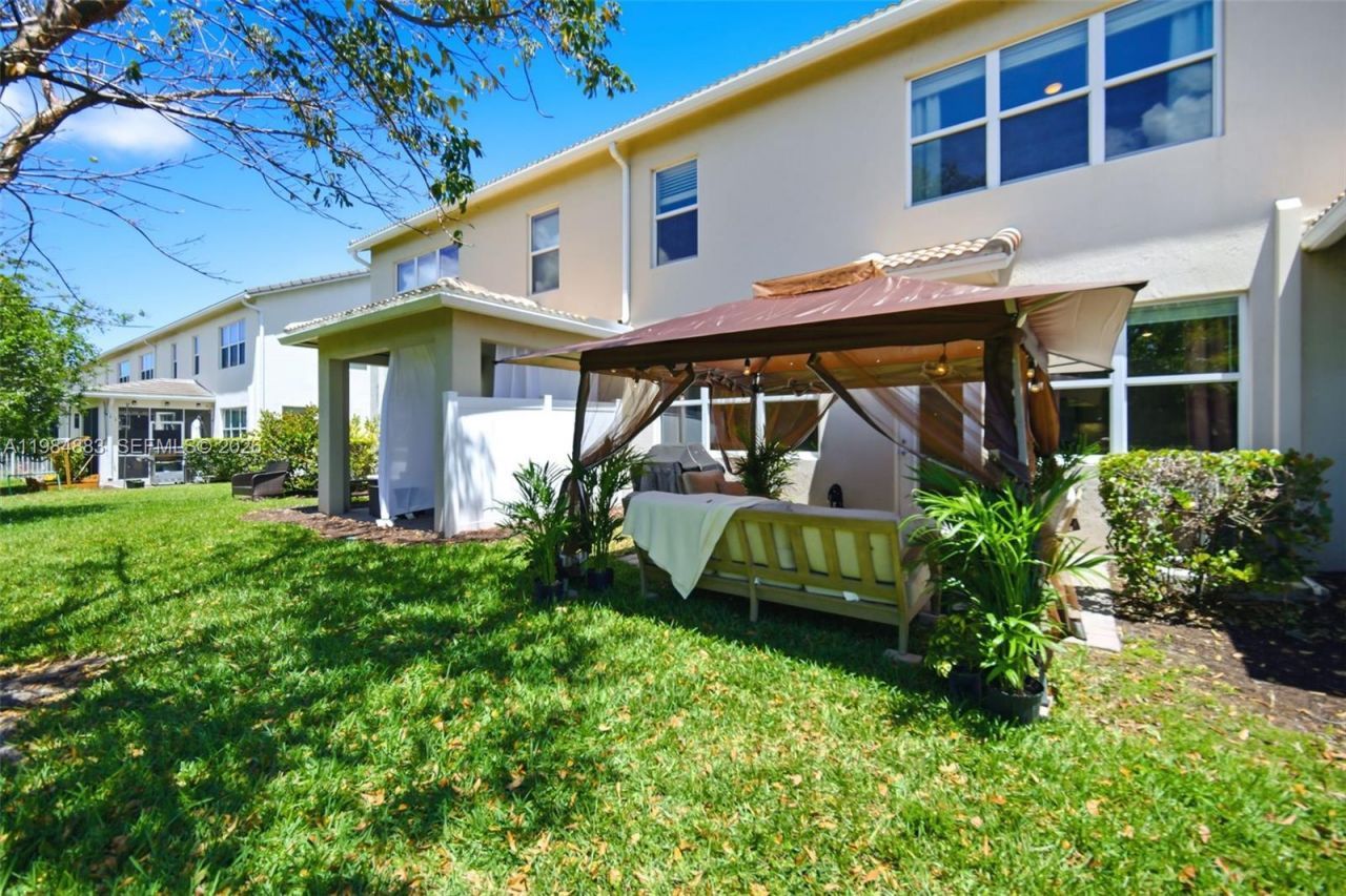 1628 Myrtle Oak Ter, Hollywood, FL 33021 Photo