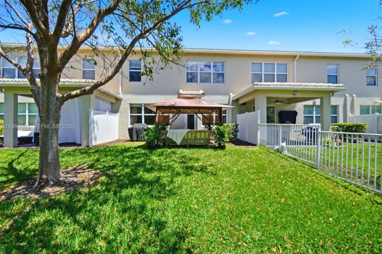 1628 Myrtle Oak Ter, Hollywood, FL 33021 Photo