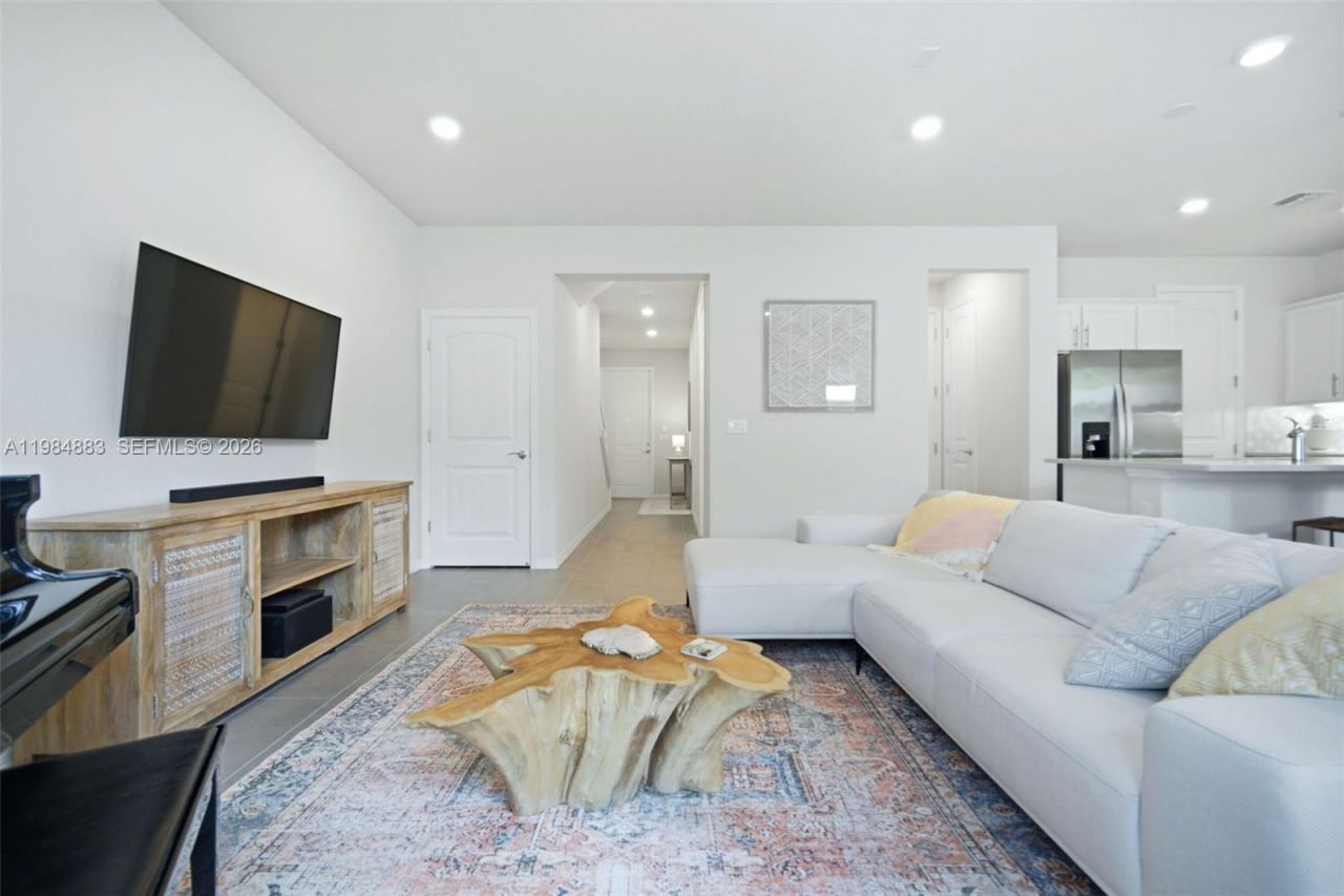 1628 Myrtle Oak Ter, Hollywood, FL 33021 Photo