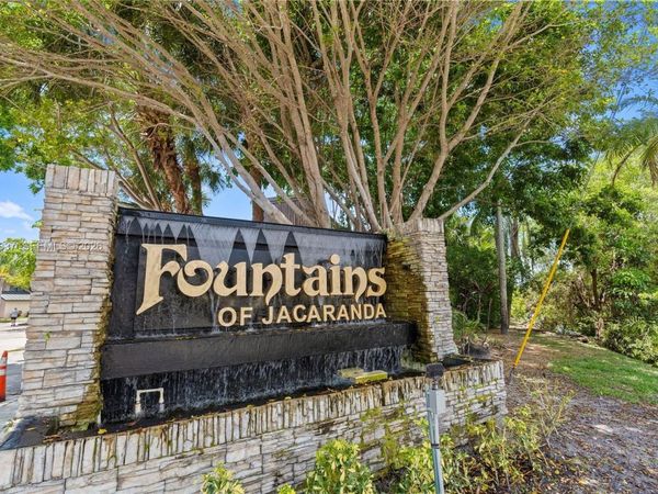 101 SW 96th Ter, Unit 101, Plantation, FL 33324