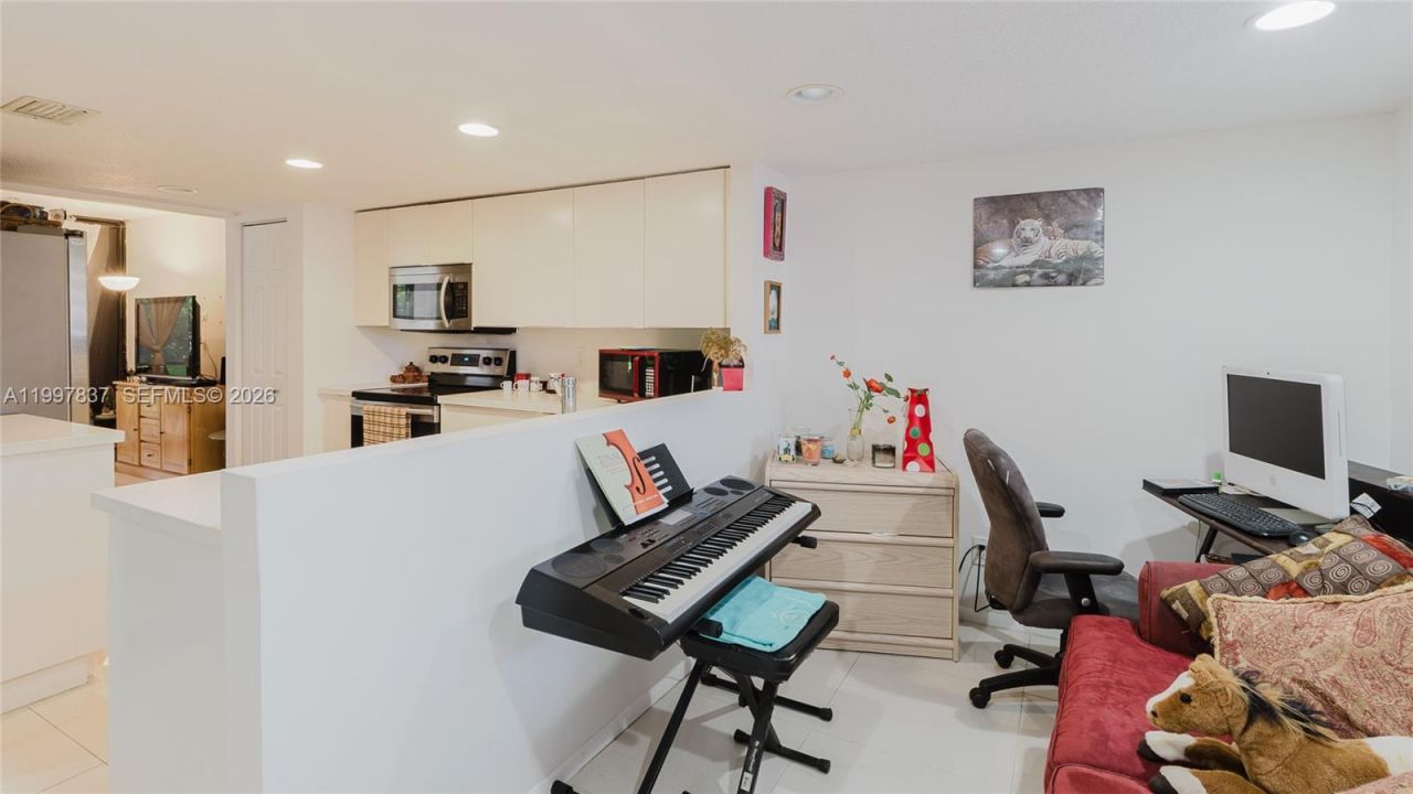 101 SW 96th Ter, Unit 101, Plantation, FL 33324 Photo