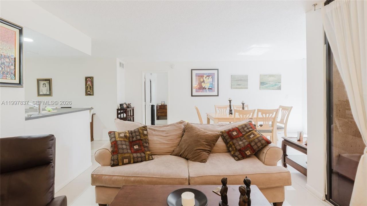 101 SW 96th Ter, Unit 101, Plantation, FL 33324 Photo