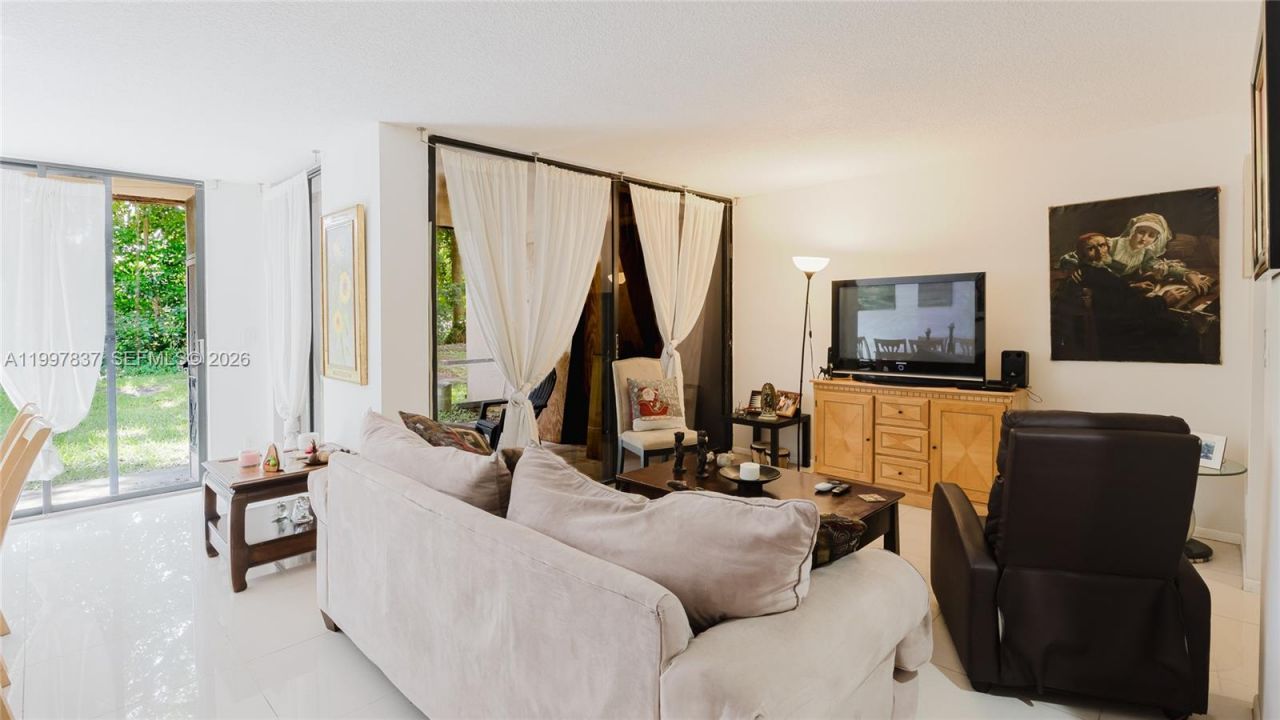 101 SW 96th Ter, Unit 101, Plantation, FL 33324 Photo