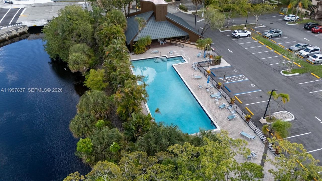 101 SW 96th Ter, Unit 101, Plantation, FL 33324 Photo