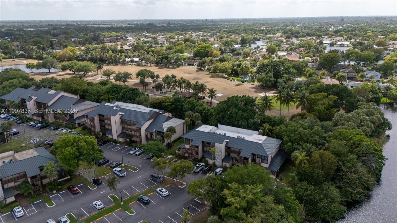101 SW 96th Ter, Unit 101, Plantation, FL 33324 Photo
