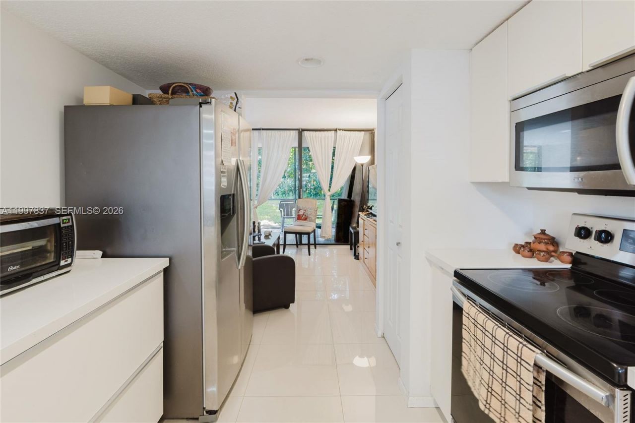 101 SW 96th Ter, Unit 101, Plantation, FL 33324 Photo