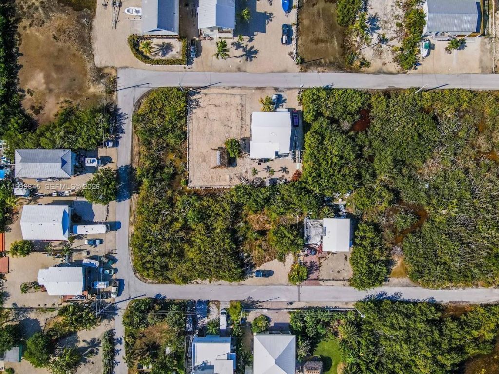 13 Yuca Ln, Torch Key, FL 33042 Photo