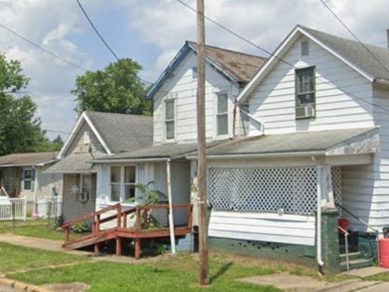 215 E 5th Street, Uhrichsville, OH 44683 Photo 2