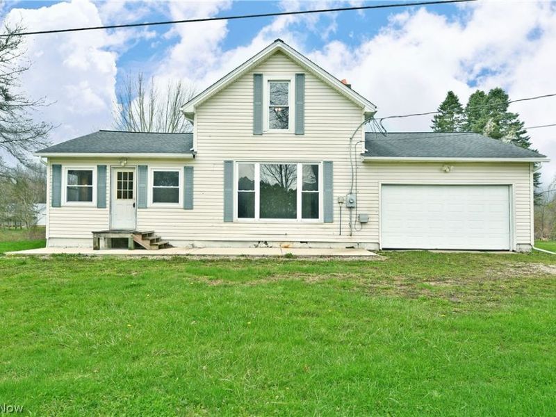 6979 Thompson Clark Road, Bristolville, OH 44402 Photo 1