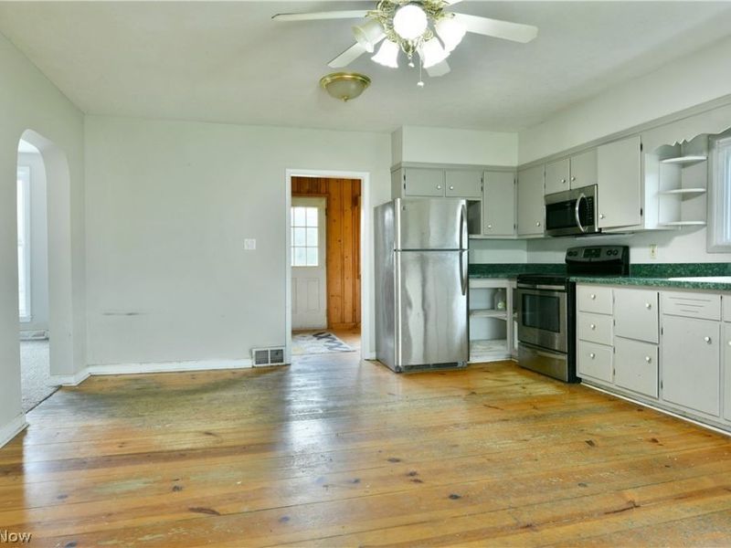 6979 Thompson Clark Road, Bristolville, OH 44402 Photo 13