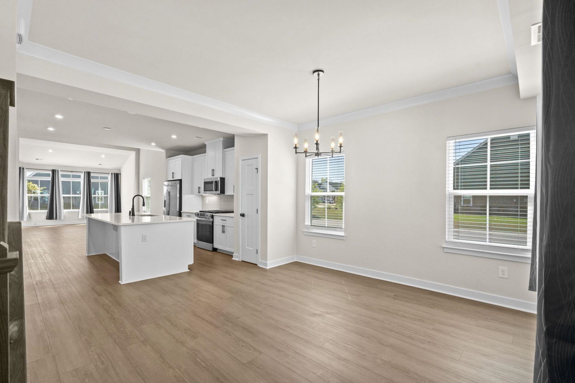 2600 Elowen Ln. Photo 4