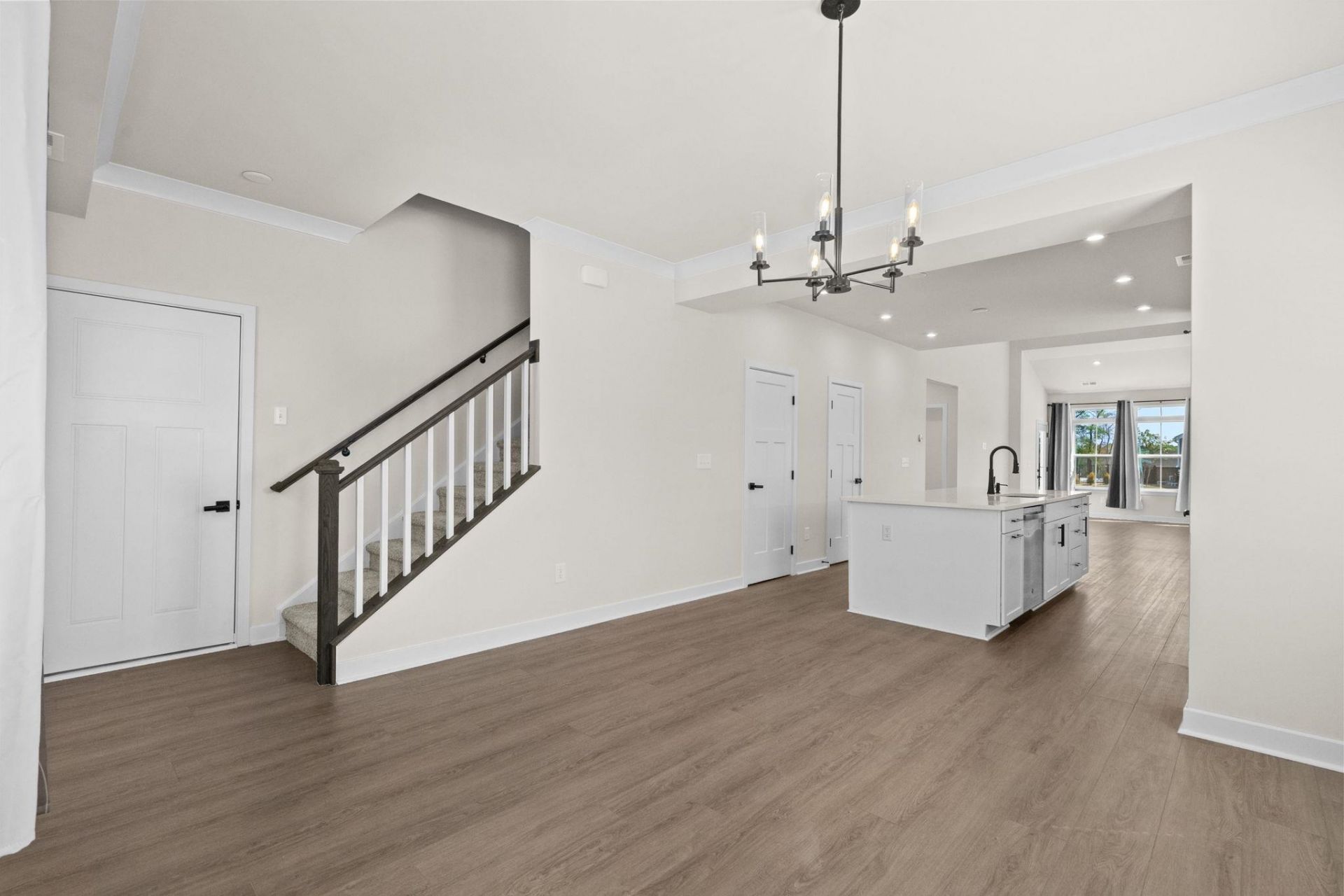 2600 Elowen Ln. Photo 6