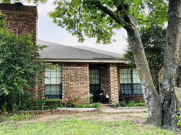 724 Lemons Street, Cedar Hill, TX 75104