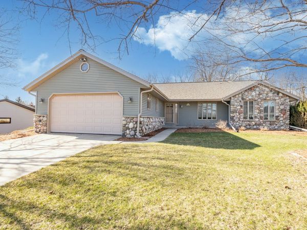 N70W23439 Prides Rd, Sussex, WI 53089