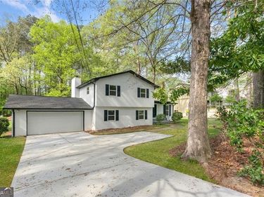 4645 Dunwoody Club Drive, Dunwoody, GA 30350