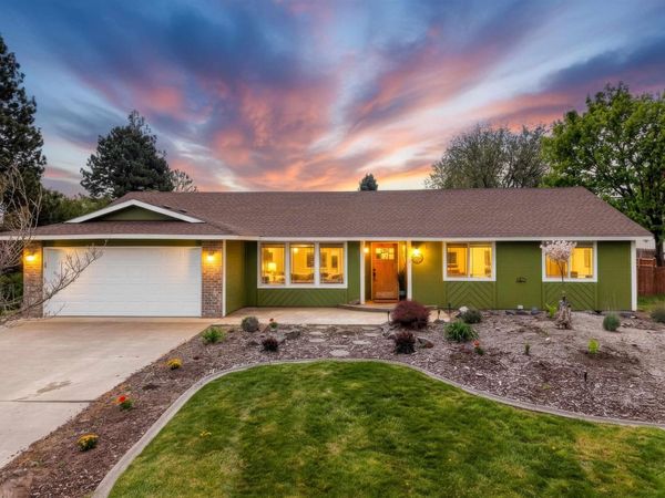 233 Greenbriar W., Richland, WA 99352