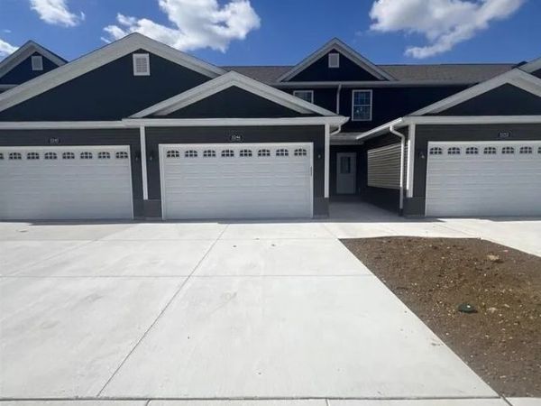 5246 Pandit Drive , Bettendorf, IA 52722