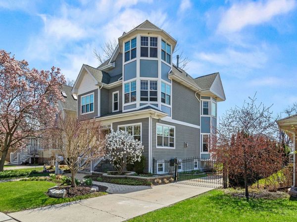 6883 W Hobart Avenue, Chicago, IL 60631