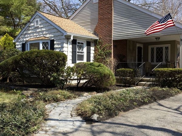 10 Winthrop St., Medway, MA 02053