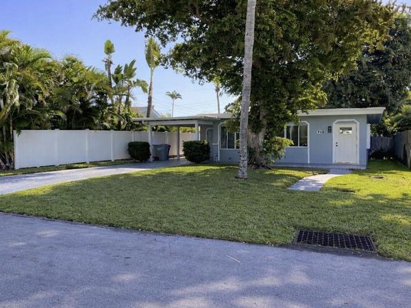 712 NE 10th Avenue, Pompano Beach, FL 33060