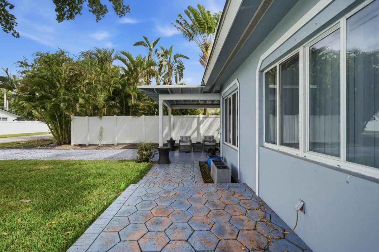 712 NE 10th Avenue, Pompano Beach, FL 33060 Photo