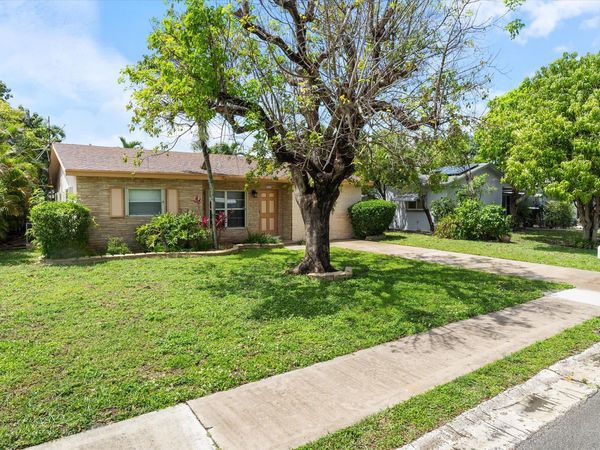 22707 SW 64th Way, Boca Raton, FL 33428