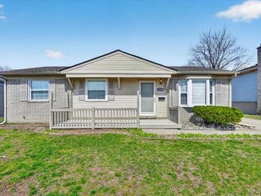 38662 Summers Street, Livonia, MI 48154