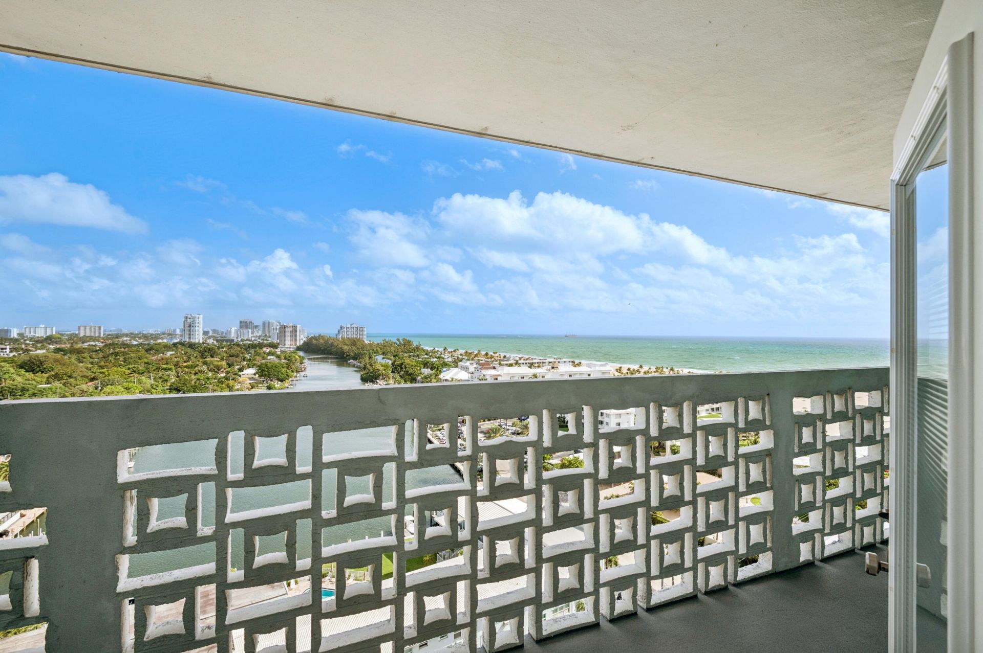 1900 S Ocean Drive, Unit 1504, Fort Lauderdale, FL 33316 Photo