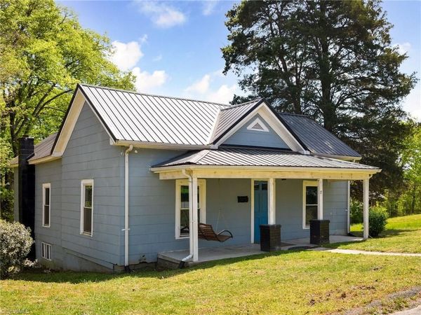 17 Hackney Street , Lexington, NC 27292