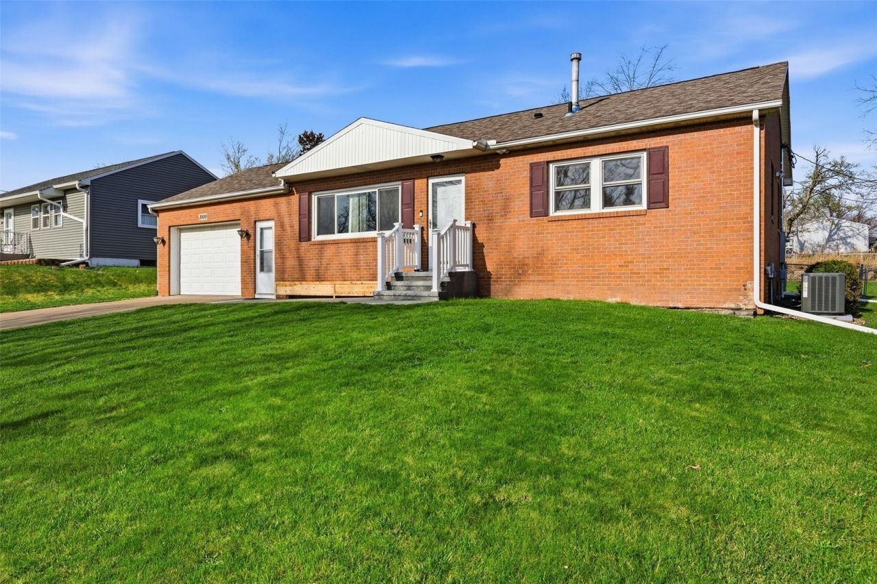 1009 Harold Drive Se, Cedar Rapids, IA 52403 Main Photo