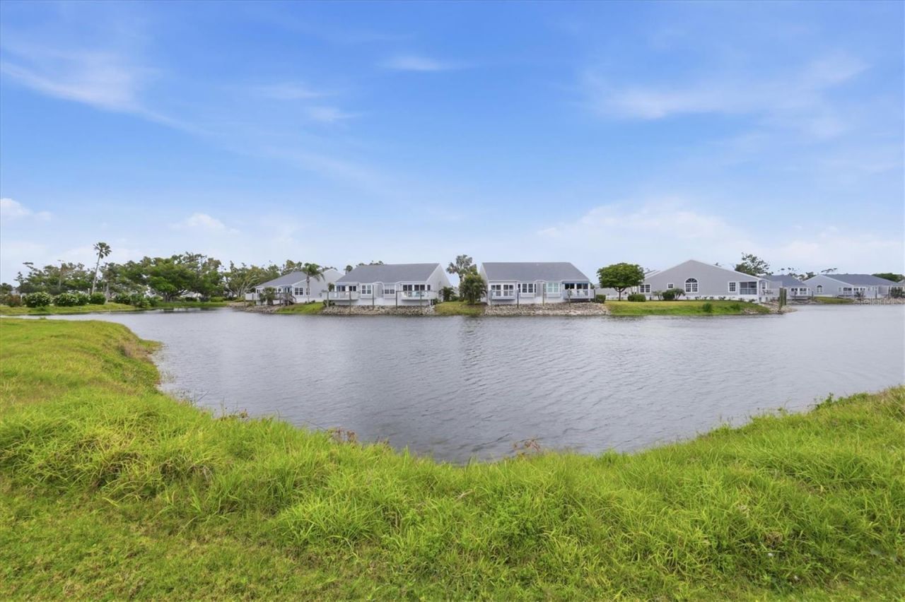 972 Sandpiper Circle, Unit 972, Bradenton, FL 34209 Photo