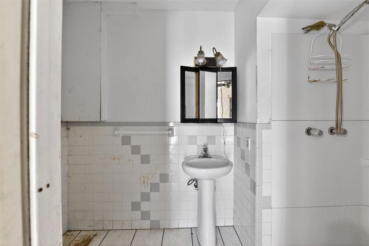 1423 18th Street W, Bradenton, FL 34205 Photo