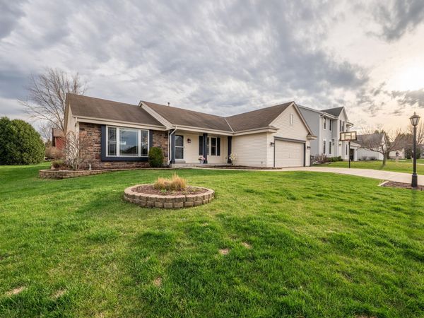 N172W20205 Woodland Trl, Jackson, WI 53037