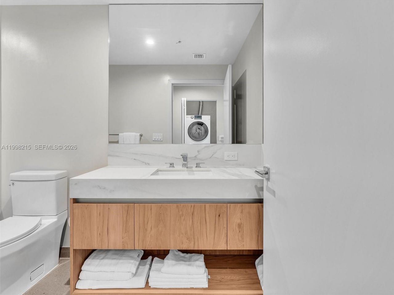 11 NE 6th Street, Unit 2214, Miami, FL 33132 Photo