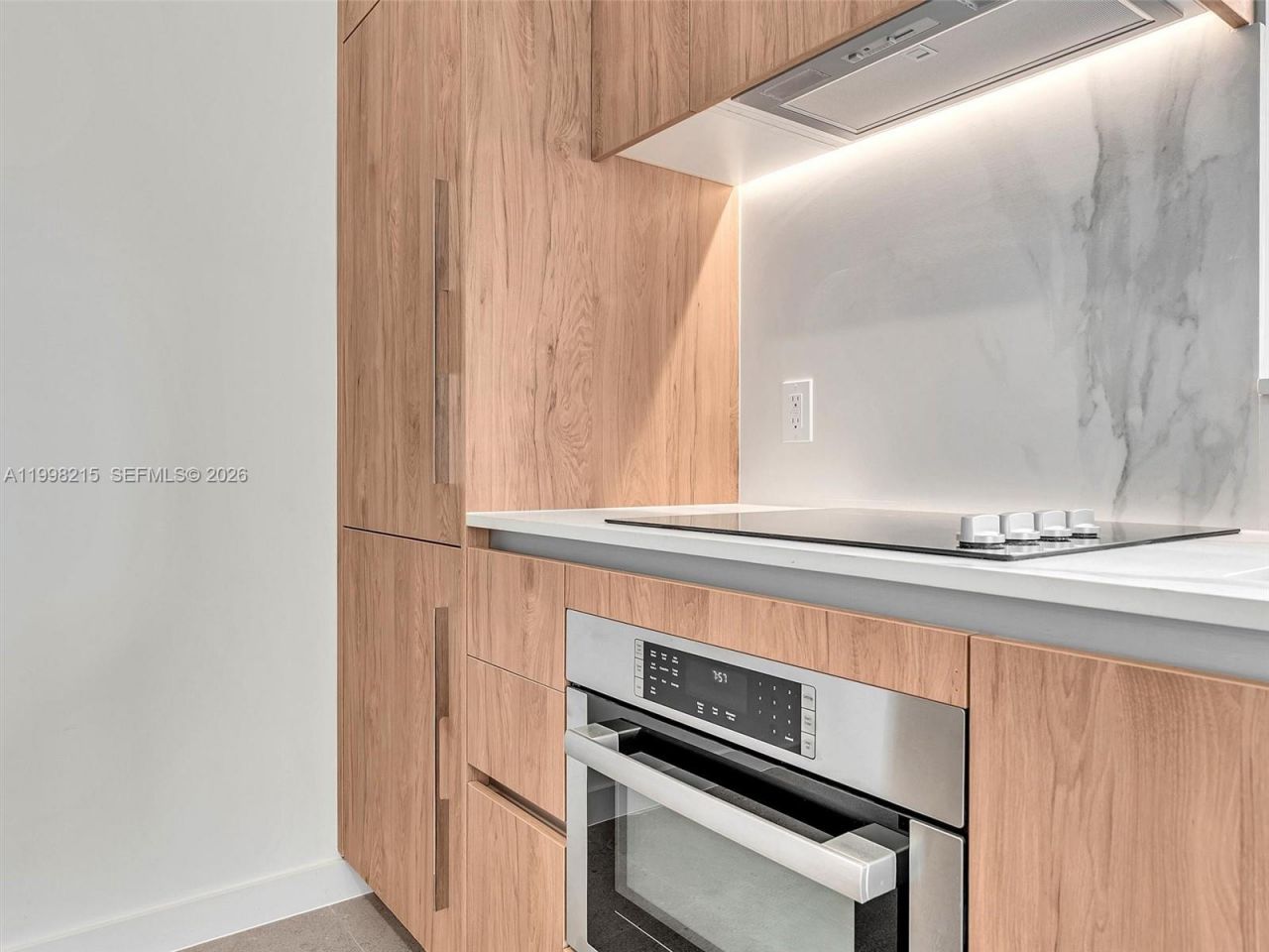 11 NE 6th Street, Unit 2214, Miami, FL 33132 Photo