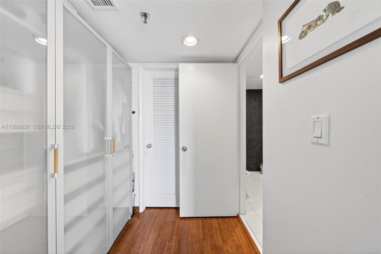 9 Island Ave, Unit 1906, Miami Beach, FL 33139 Photo