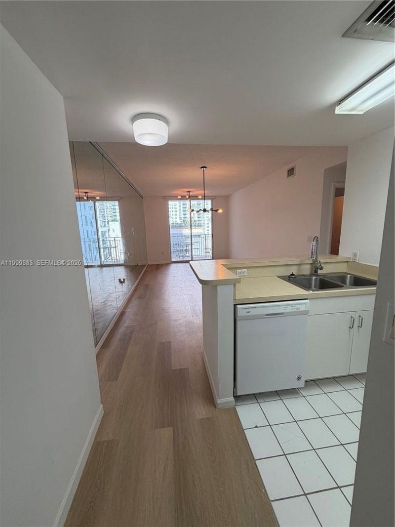 185 SE 14th Ter, Unit 1411, Miami, FL 33131 Photo